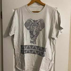 Men’s T-shirt.